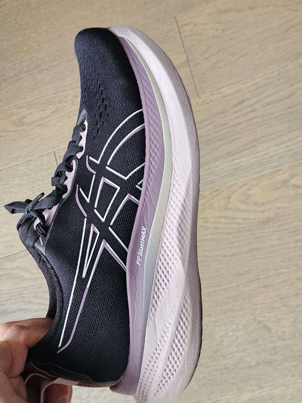 ASICS GLIDEMAX Women's Black and Light Purple Running Sneakers